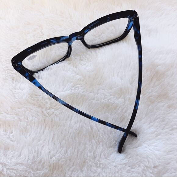 Leila Blue Cateye Oversized Reader Glasses - Picture 7 of 10